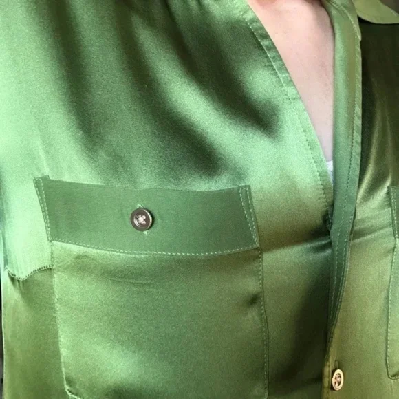 100% Silk Green Button Down Blouse Small Long Sleeve Quiet Luxury Workwear - Picture 8 of 12